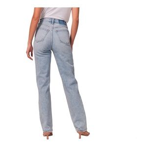 Ultra High Rise 90s Straight Jean